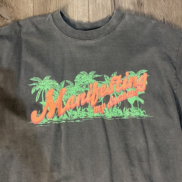 MISS LOLA MANIFESTATION OVERSIZED T SHIRT, WORN ONCE, GREAT CONDITION. SIZE S/M - Picture 1 of 5